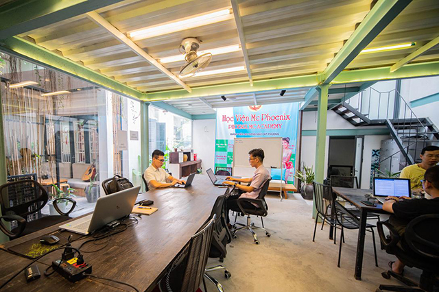 iHouse Coworking có thiết kế hài hòa giữa nét cổ kính và hiện đại.