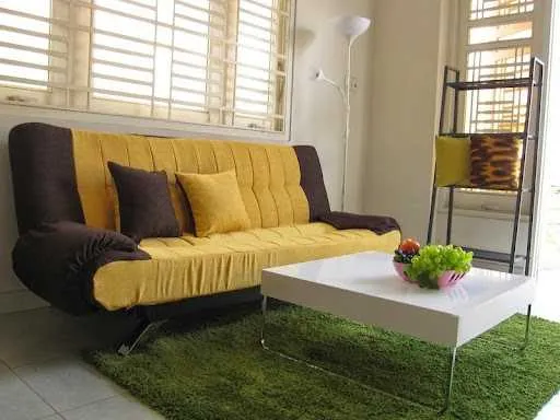 Chọn khung sofa gỗ hoặc kim loại sao cho vững chắc và an toàn