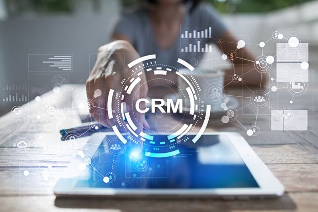 Nên sử dụng CRM trực tuyến hay nội bộ?