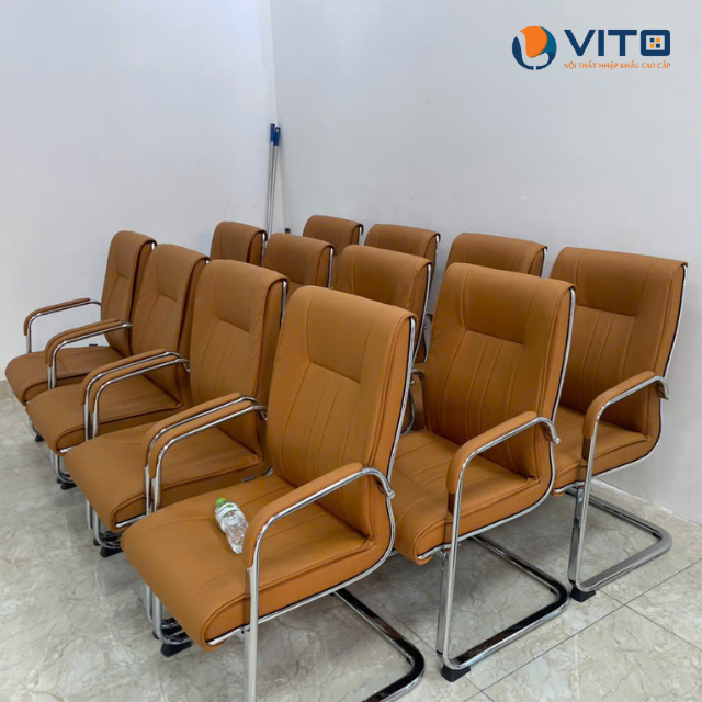 Vito bàn giao combo bàn họp và ghế chân quỳ cho Công ty Thái Hòa
